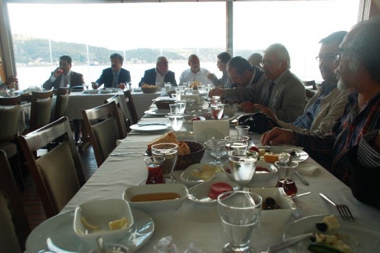 Sarıyer’de,Cengiz Alp Muhtarlar ile kahvaltıda bul 36