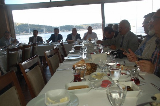 Sarıyer’de,Cengiz Alp Muhtarlar ile kahvaltıda bul 37
