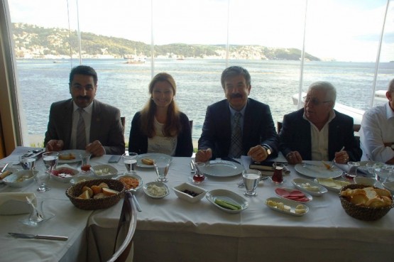 Sarıyer’de,Cengiz Alp Muhtarlar ile kahvaltıda bul 41