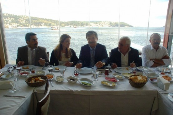 Sarıyer’de,Cengiz Alp Muhtarlar ile kahvaltıda bul 42