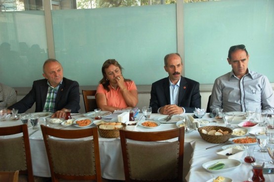 Sarıyer’de,Cengiz Alp Muhtarlar ile kahvaltıda bul 49