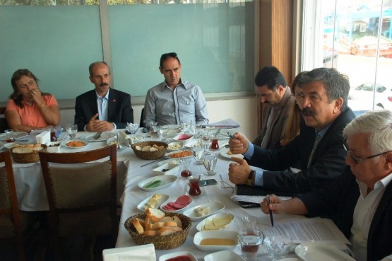 Sarıyer’de,Cengiz Alp Muhtarlar ile kahvaltıda bul 50