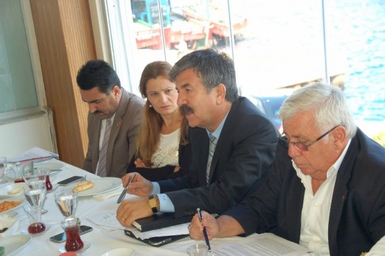 Sarıyer’de,Cengiz Alp Muhtarlar ile kahvaltıda bul 51