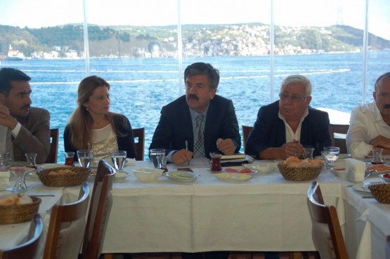 Sarıyer’de,Cengiz Alp Muhtarlar ile kahvaltıda bul 57
