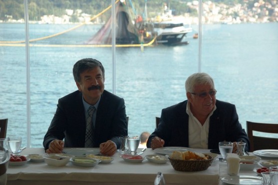 Sarıyer’de,Cengiz Alp Muhtarlar ile kahvaltıda bul 8