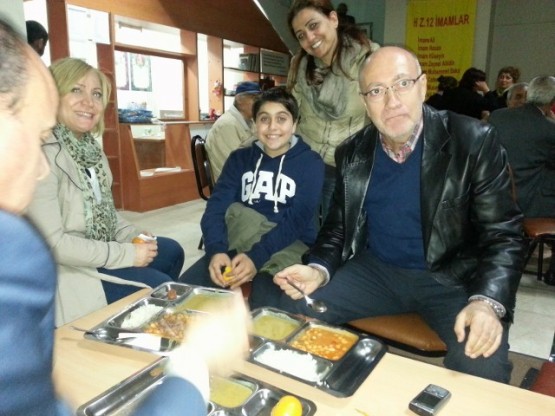 CHP Kâğıthane, Cem evi İftar Sofrasında 1