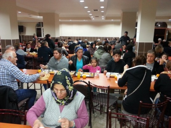 CHP Kâğıthane, Cem evi İftar Sofrasında 13