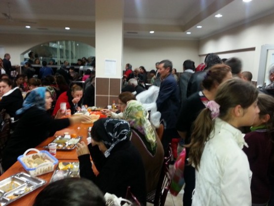 CHP Kâğıthane, Cem evi İftar Sofrasında 18