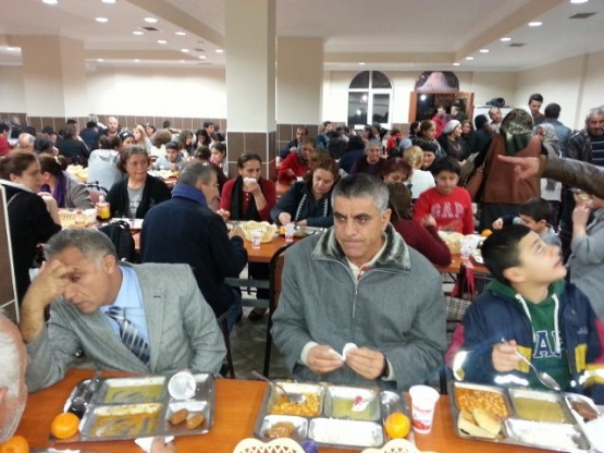 CHP Kâğıthane, Cem evi İftar Sofrasında 22