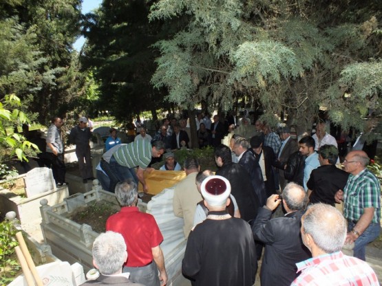 Kasım Aydın babaannesini toprağa verdi 40