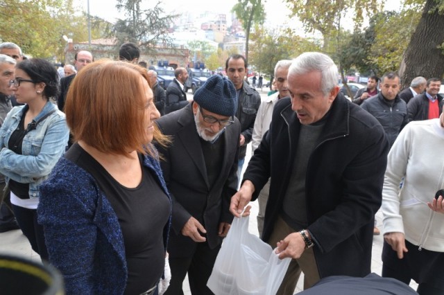 CHP'liler Kağıthane’de, 20 bin kişiye aşure dağıttı 14