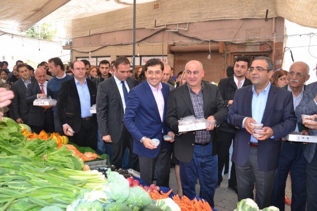 CHP'liler Kağıthane’de, 20 bin kişiye aşure dağıttı 2