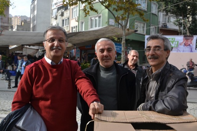 CHP'liler Kağıthane’de, 20 bin kişiye aşure dağıttı 24