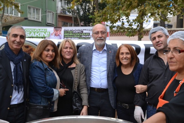 CHP'liler Kağıthane’de, 20 bin kişiye aşure dağıttı 28