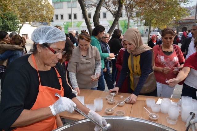 CHP'liler Kağıthane’de, 20 bin kişiye aşure dağıttı 31