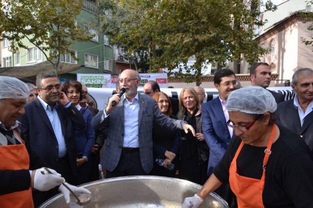 CHP'liler Kağıthane’de, 20 bin kişiye aşure dağıttı 41