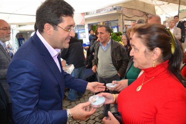 CHP'liler Kağıthane’de, 20 bin kişiye aşure dağıttı 45