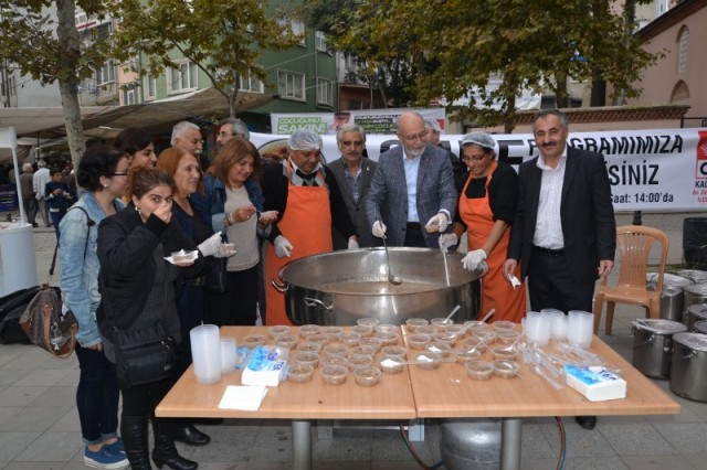 CHP'liler Kağıthane’de, 20 bin kişiye aşure dağıttı 9