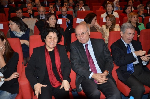 CHP'den, 'Sosyal Demokrat Belediyecilik ve Kentsel Dönüşüm” konferansı 12