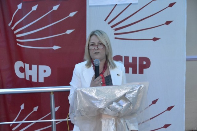 Zehra Balık, CHP'li kadınlara kahvaltı düzenledi 3