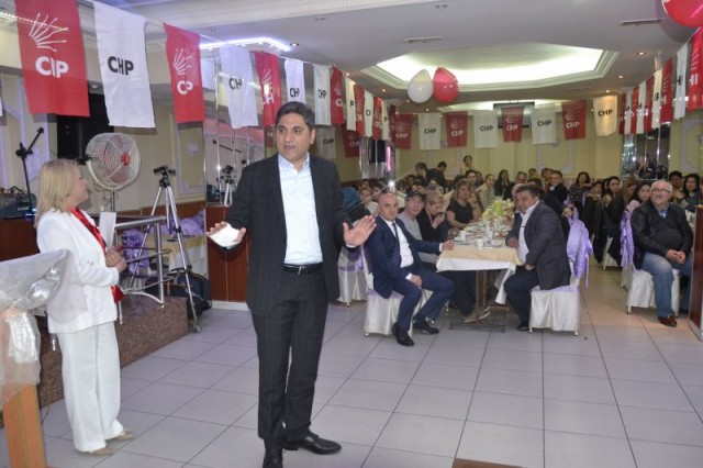 Zehra Balık, CHP'li kadınlara kahvaltı düzenledi 30