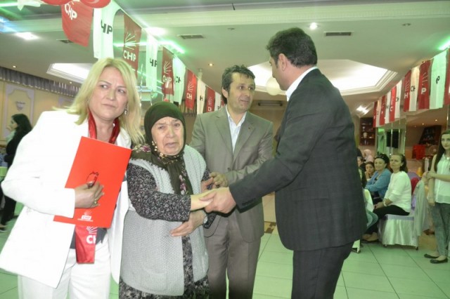 Zehra Balık, CHP'li kadınlara kahvaltı düzenledi 32