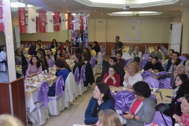 Zehra Balık, CHP'li kadınlara kahvaltı düzenledi 47