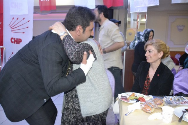 Zehra Balık, CHP'li kadınlara kahvaltı düzenledi 49