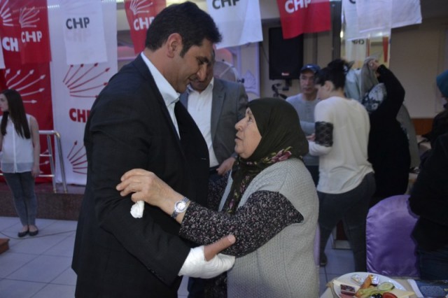 Zehra Balık, CHP'li kadınlara kahvaltı düzenledi 50