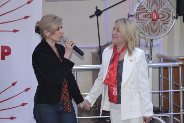 Zehra Balık, CHP'li kadınlara kahvaltı düzenledi 56