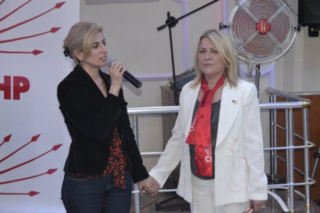 Zehra Balık, CHP'li kadınlara kahvaltı düzenledi 58