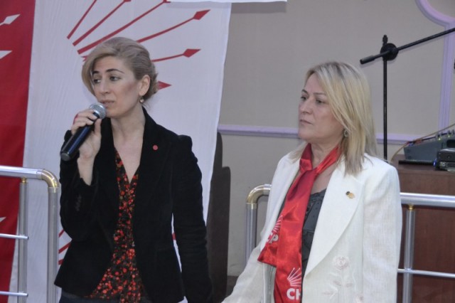 Zehra Balık, CHP'li kadınlara kahvaltı düzenledi 60