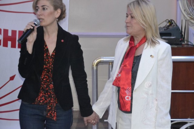 Zehra Balık, CHP'li kadınlara kahvaltı düzenledi 66