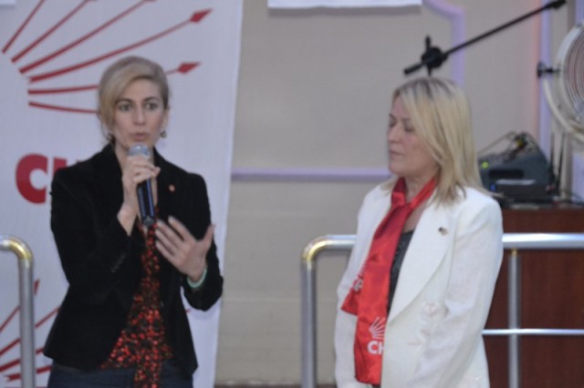 Zehra Balık, CHP'li kadınlara kahvaltı düzenledi 68