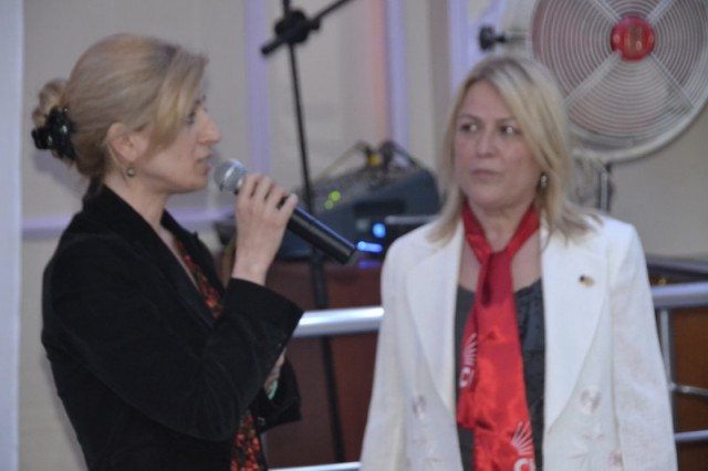 Zehra Balık, CHP'li kadınlara kahvaltı düzenledi 70