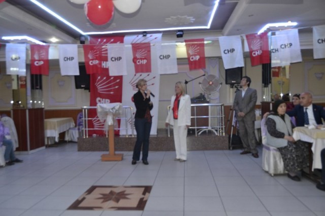 Zehra Balık, CHP'li kadınlara kahvaltı düzenledi 71