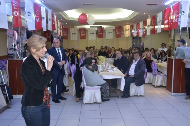 Zehra Balık, CHP'li kadınlara kahvaltı düzenledi 74