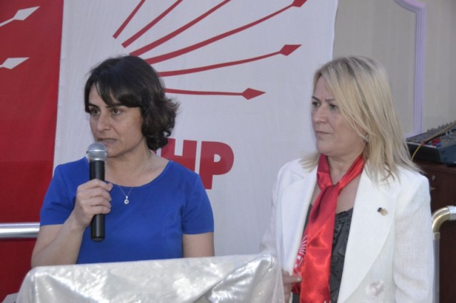 Zehra Balık, CHP'li kadınlara kahvaltı düzenledi 78