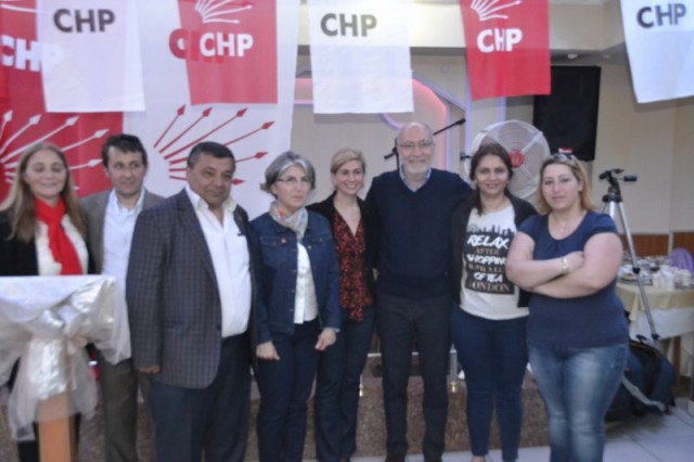 Zehra Balık, CHP'li kadınlara kahvaltı düzenledi 79