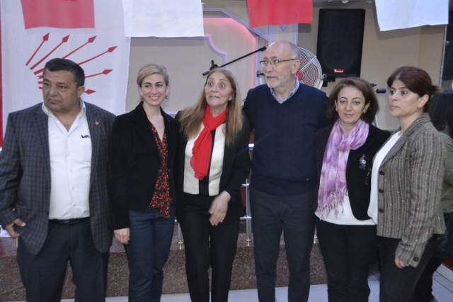 Zehra Balık, CHP'li kadınlara kahvaltı düzenledi 84