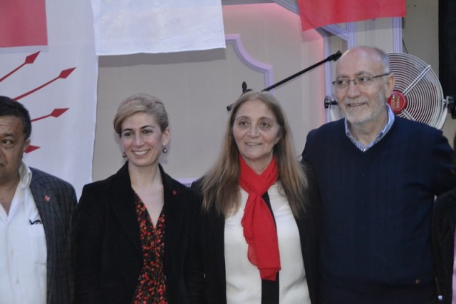 Zehra Balık, CHP'li kadınlara kahvaltı düzenledi 85