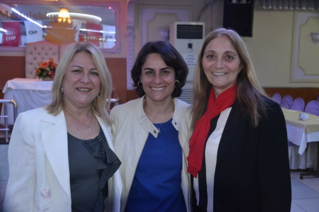 Zehra Balık, CHP'li kadınlara kahvaltı düzenledi 87