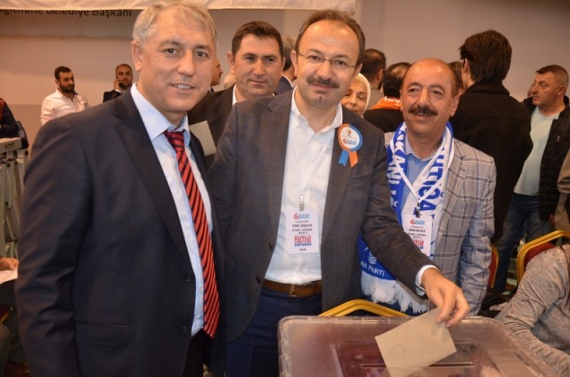 AK Parti Kâğıthane’nin yeni başkanı Mevlüt Öztekin 24