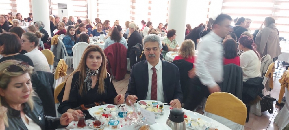 Nurtepe Cemevi'nin düzenlediği 8 Mart kadınlar günü etkinliği 21