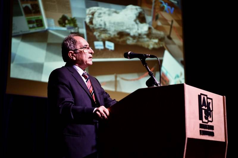 TÜRKİYE’NİN EN BÜYÜK FOSİL AĞACI BEYLİKDÜZÜ’NDE 12