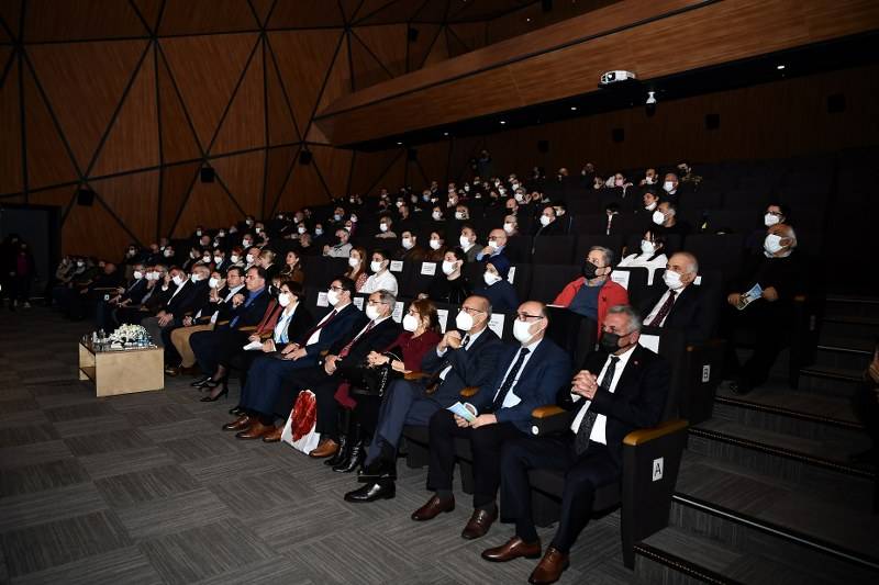 TÜRKİYE’NİN EN BÜYÜK FOSİL AĞACI BEYLİKDÜZÜ’NDE 7