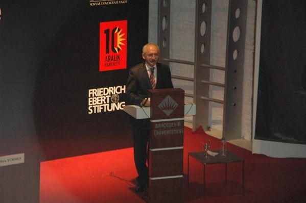 Erdal İnönü Anma 6