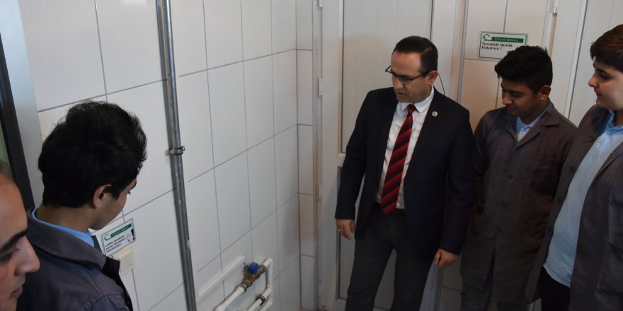 Öğrencilerin sistemi, su ve elektrikte yüzde 50 tasarruf sağlıyor
