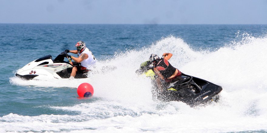 Mersin'de Narenciye Festivali eşliğinde Su Jeti ve Flyboard Şampiyonası