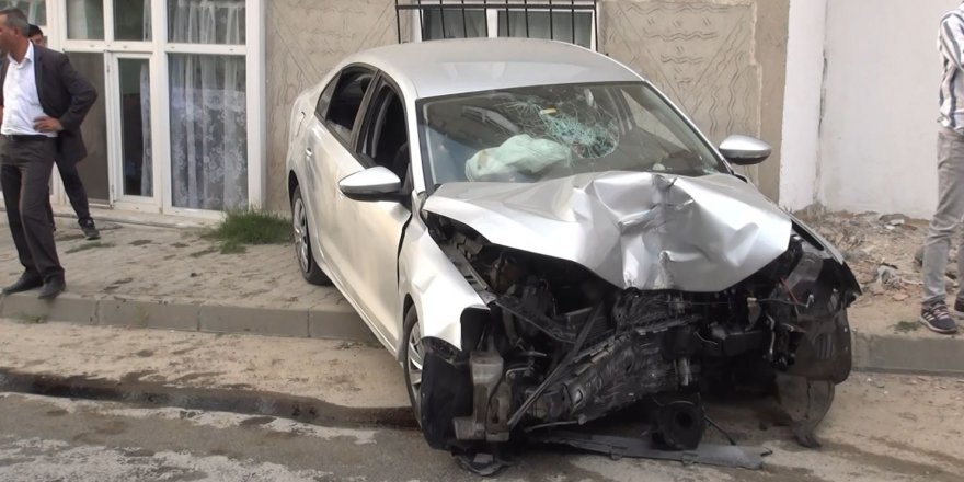 Misafirliğe gelen dayısının otomobilini kaçırıp kaza yaptılar